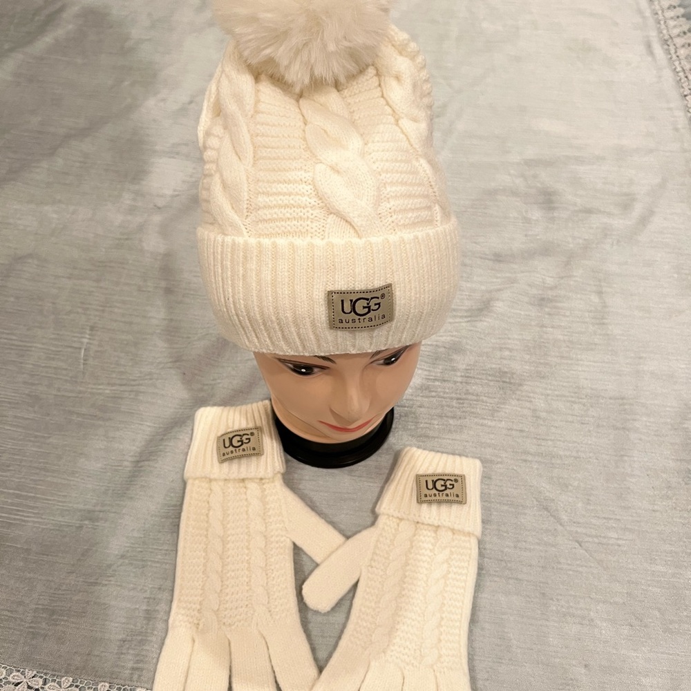 UGG Australia Cream Knit Beanie and Gloves Set